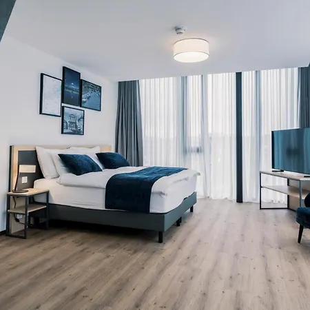 Yparc Hotel, Forum 4*