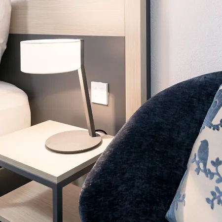 Yparc 호텔 이베르동레방